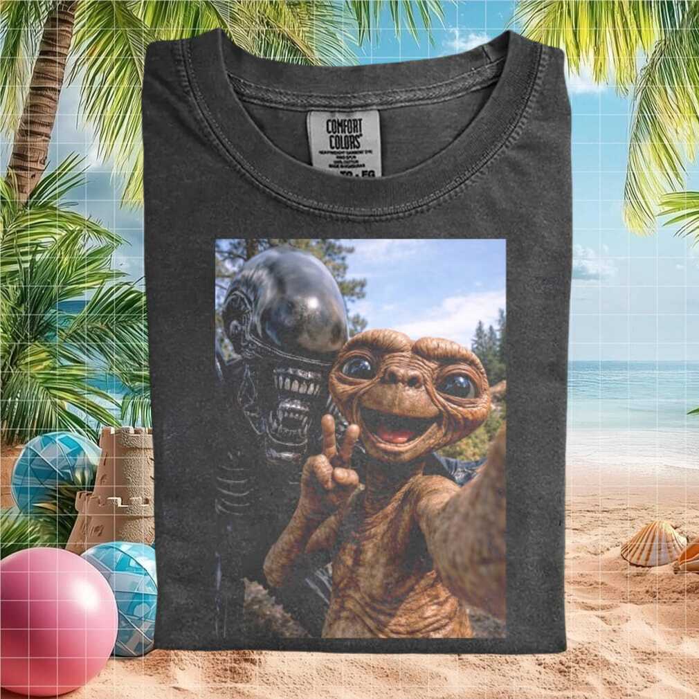 Alien and ET Best Friends Selfie Funny Sci Fi Graphic Comfort Colors T Shirt - Limotees LLC