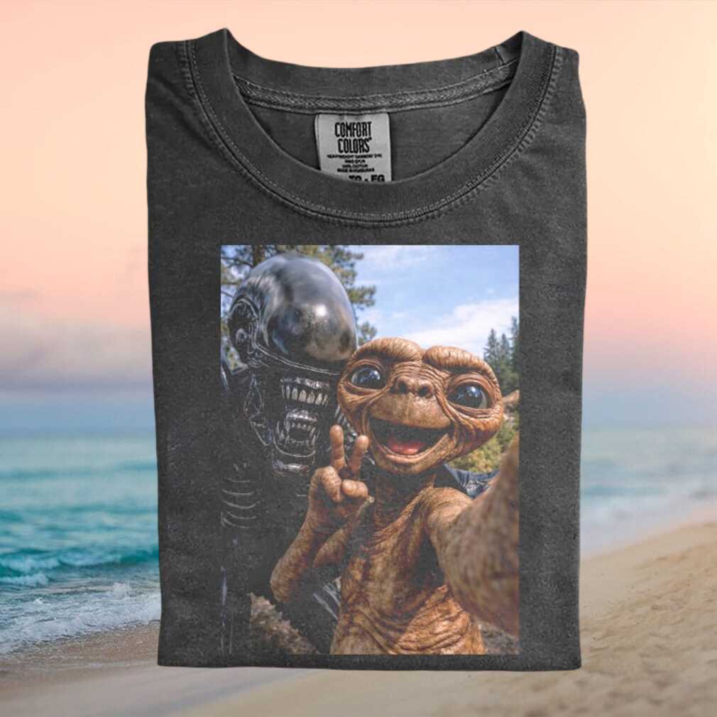 Alien and ET Best Friends Selfie Funny Sci Fi Graphic Comfort Colors T Shirt - Limotees LLC