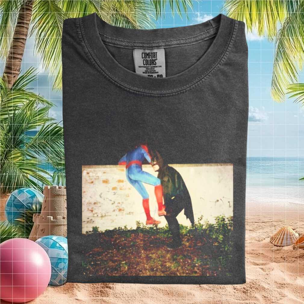 Batman And Superman Funny Fighting Meme Graphic Unisex T Shirt - Limotees LLC