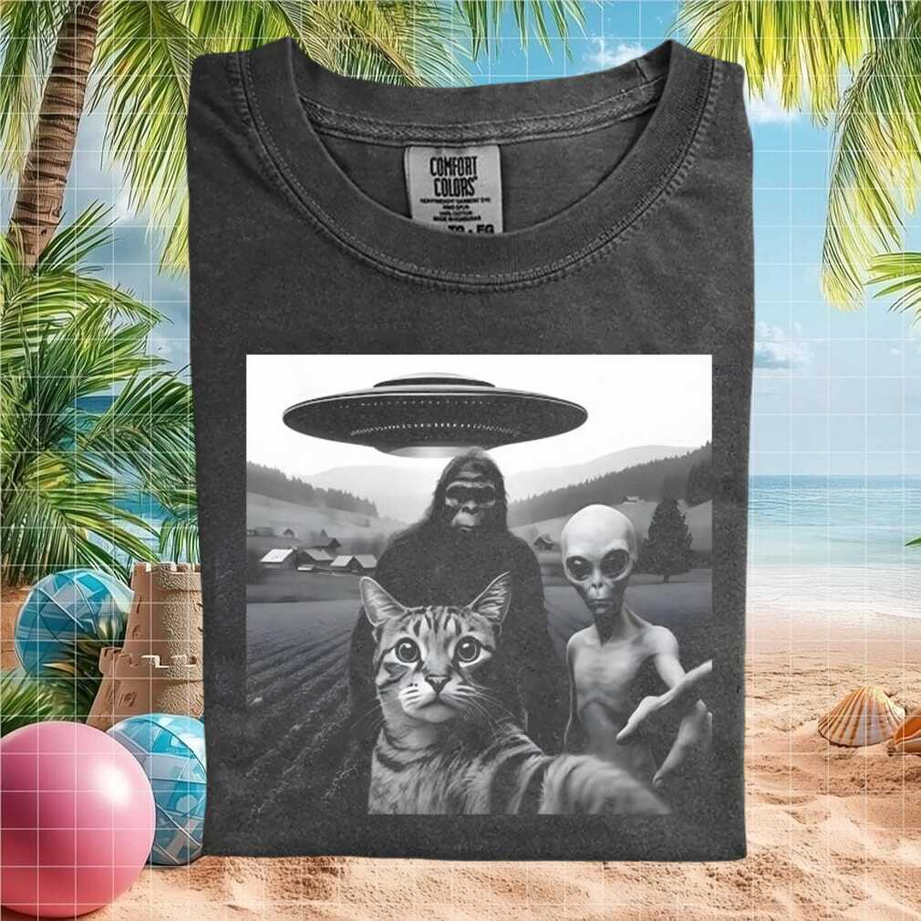 Bigfoot Alien Cat UFO Abduction Funny Graphic T Shirt - Limotees LLC