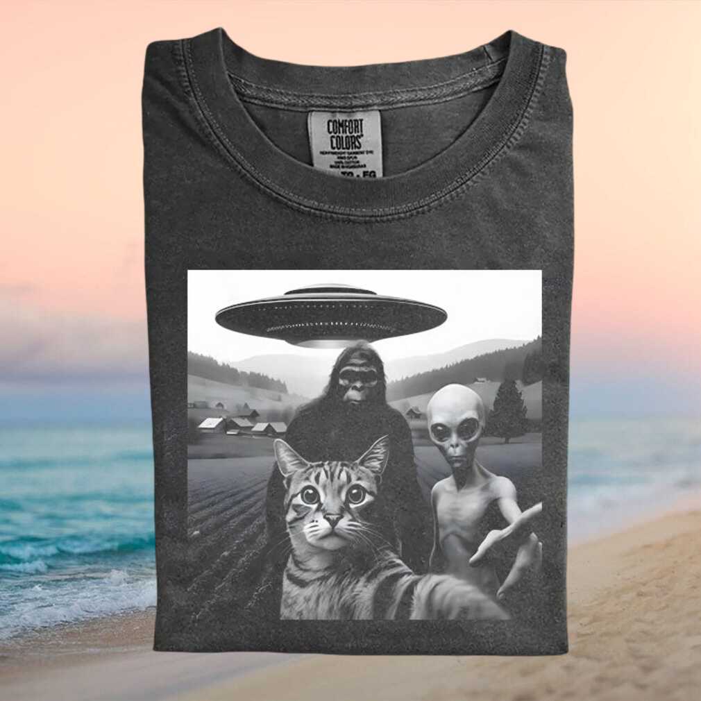 Bigfoot Alien Cat UFO Abduction Funny Graphic T Shirt - Limotees LLC