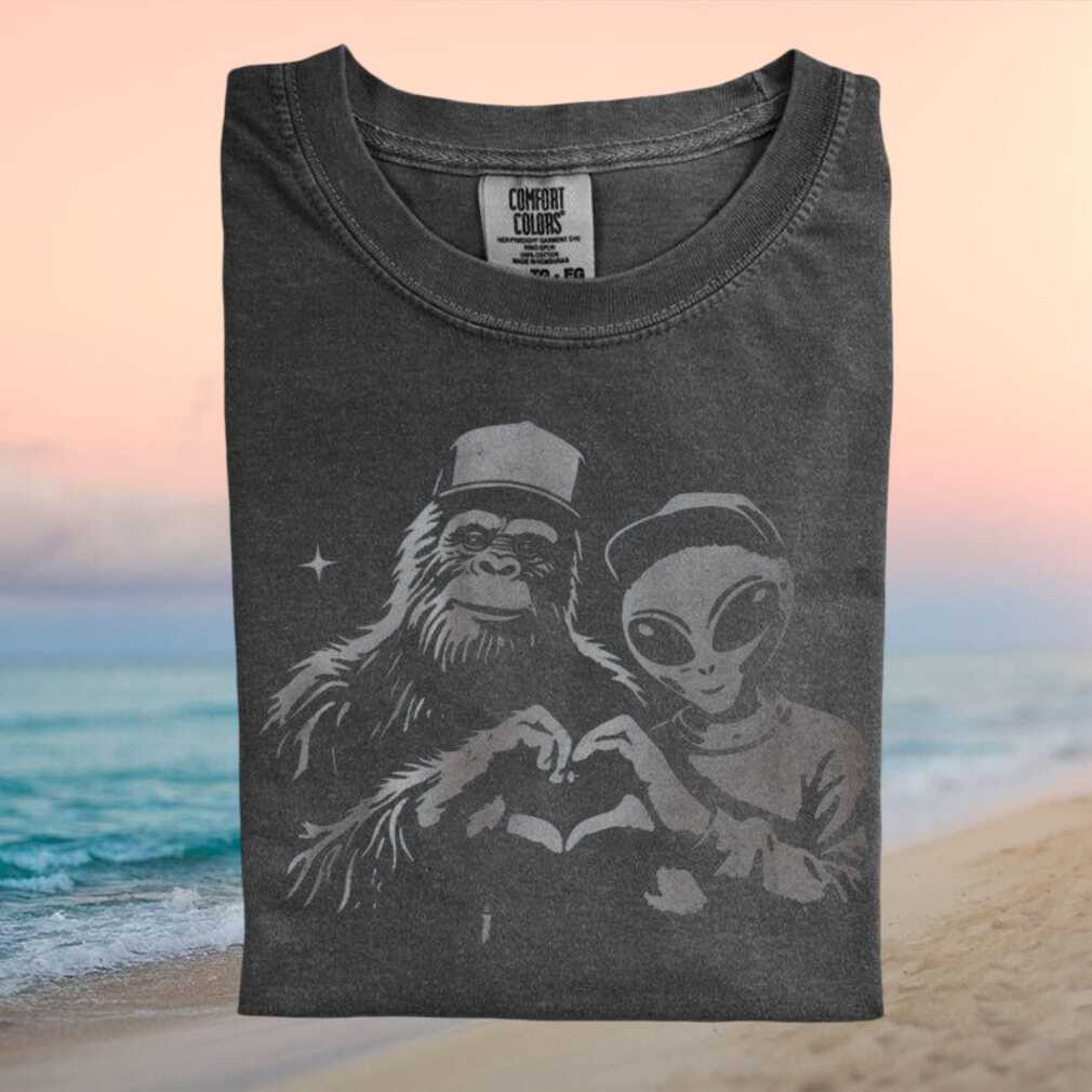 Bigfoot Alien Love Heart Hands Paranormal Funny Space T Shirt - Limotees LLC