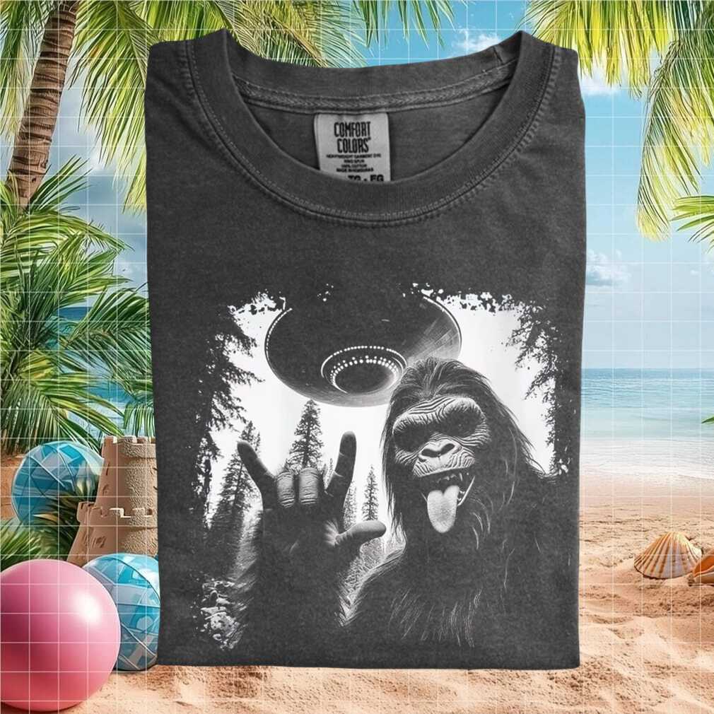 Bigfoot UFO Abduction Funny Rock and Roll Alien Graphic T Shirt - Limotees LLC