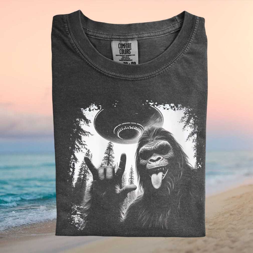 Bigfoot UFO Abduction Funny Rock and Roll Alien Graphic T Shirt - Limotees LLC