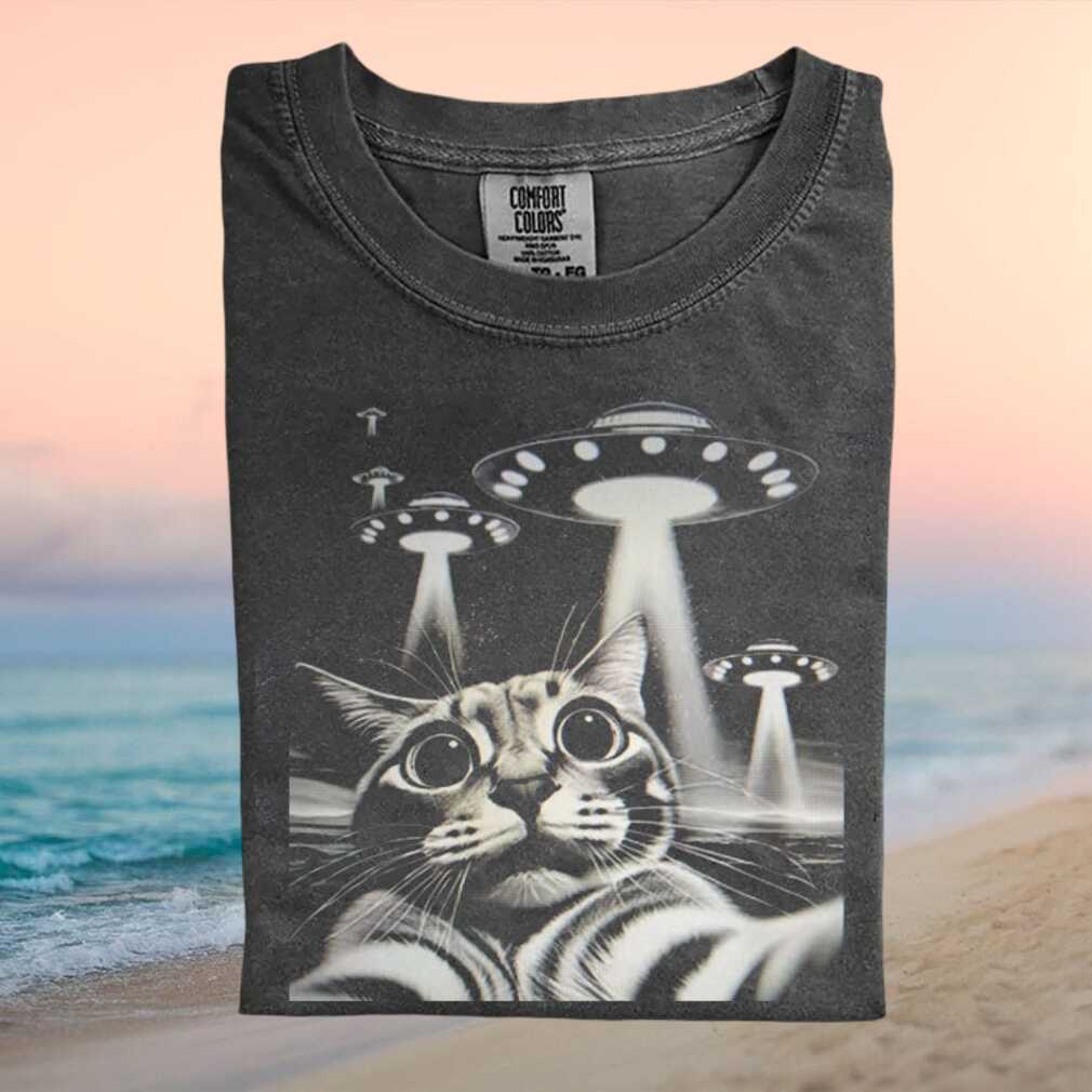 Cat Abducted By Aliens Funny Sci Fi Graphic Unisex T Shirt
