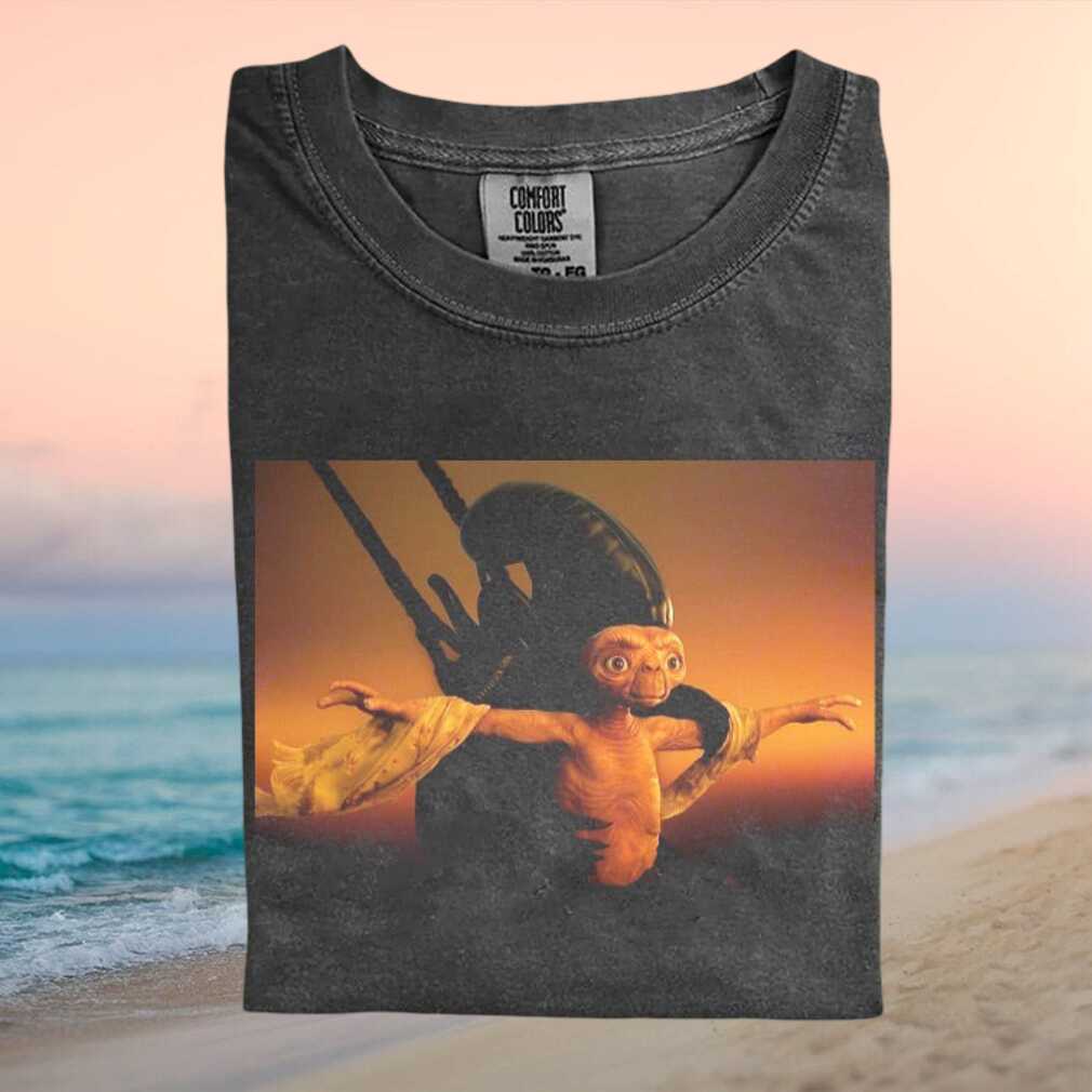 ET and Alien Creature Iconic Movie Crossover Graphic T Shirt - Limotees LLC